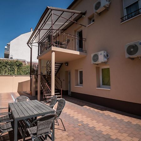 Mokka Apartman Szeged Exterior foto