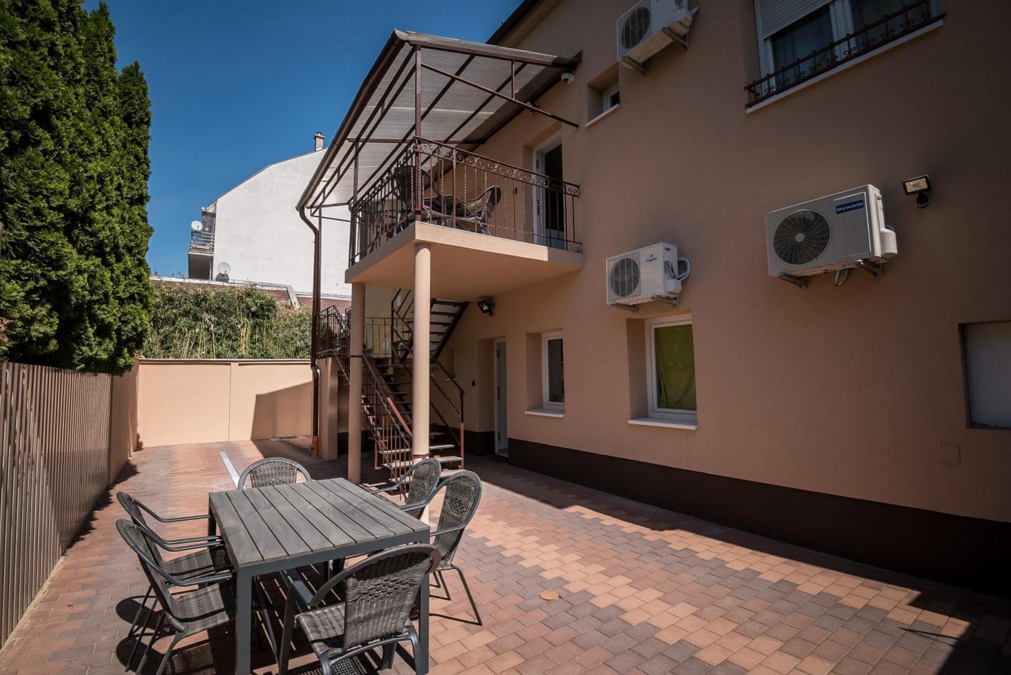 Mokka Apartman Szeged Exterior foto